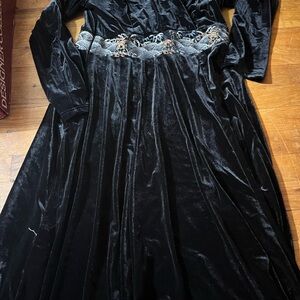 Nordstrom Rack Kaimilan Black Velvet Long Sleeve Dress Embroidered Waist XXL